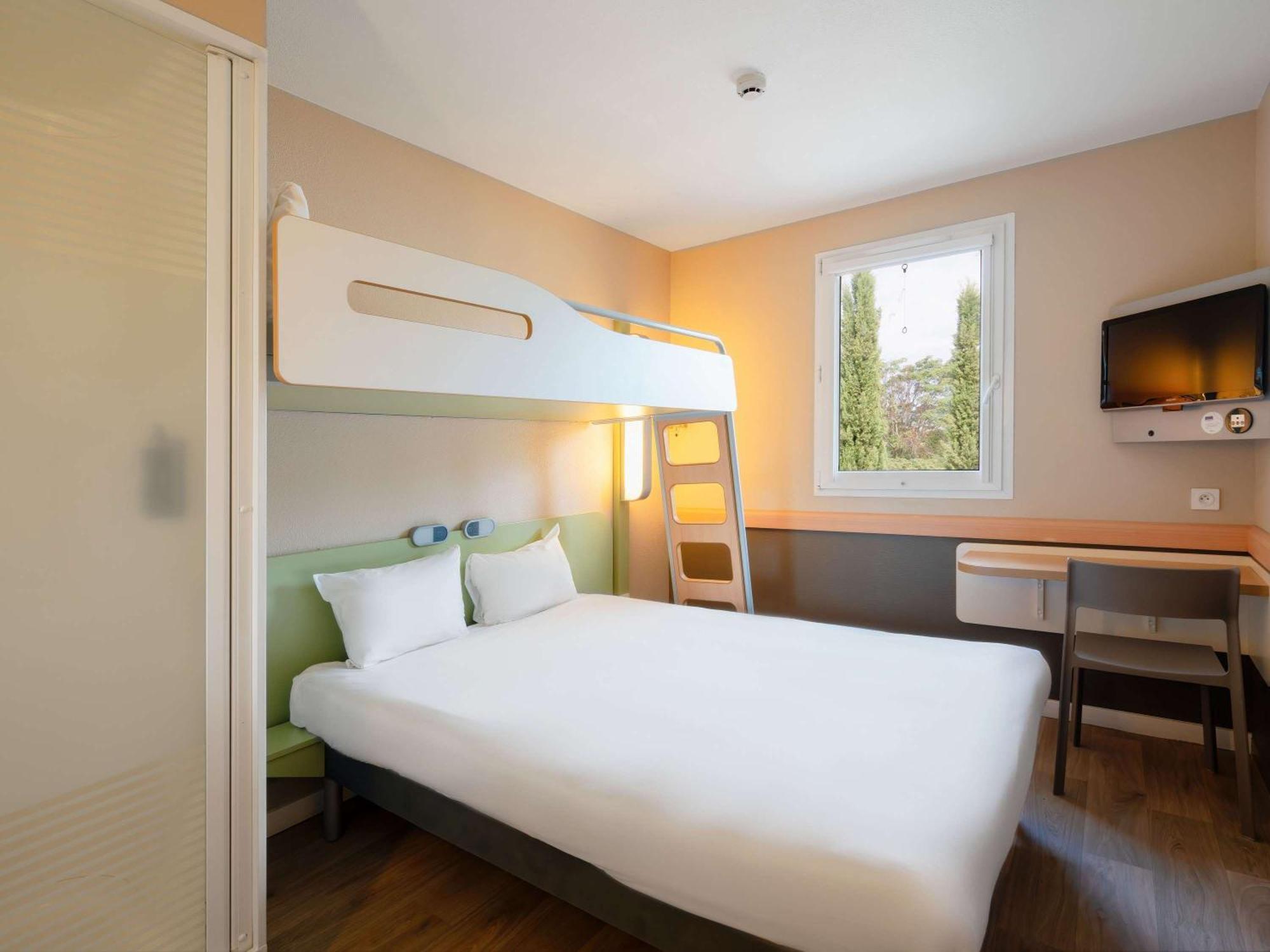 Ibis Budget Manosque Cadarache Exterior photo